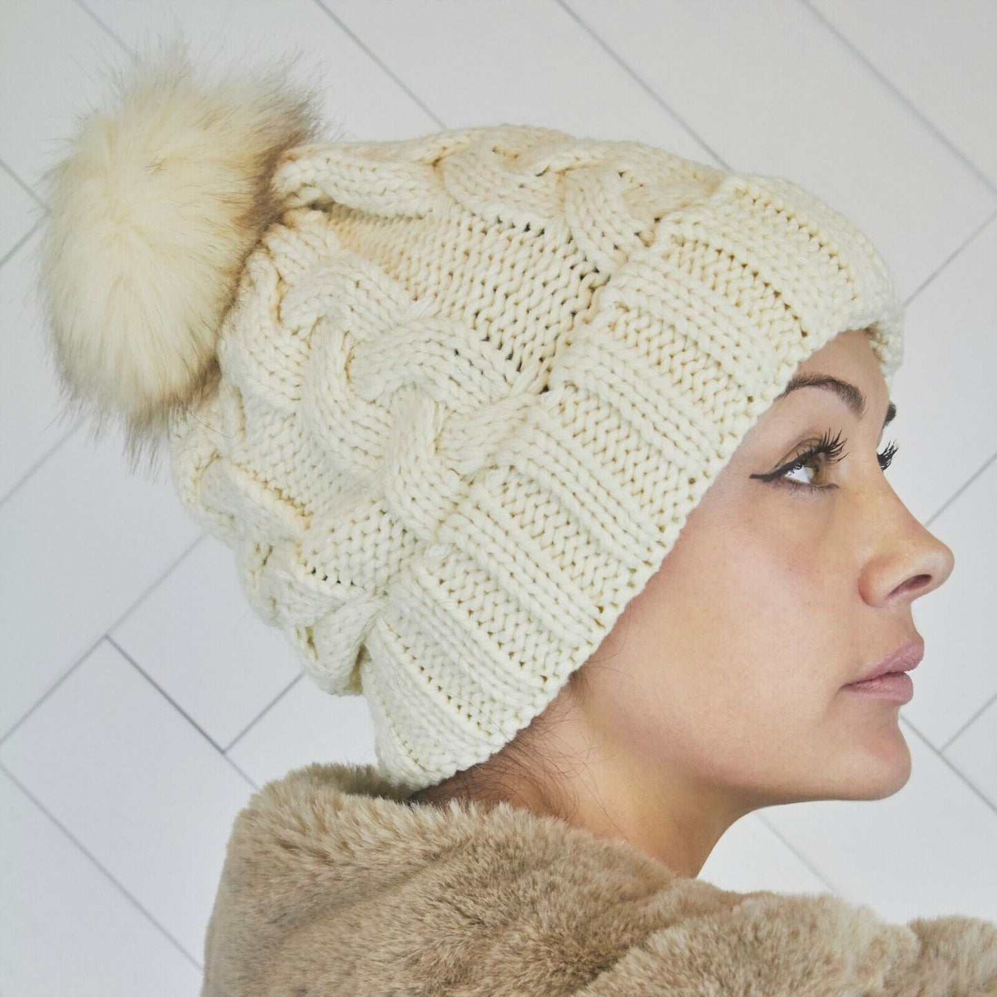 WOMENS LADIES FAUX FUR BEANIE POM POM WINTER HAT FREE POSTAGE
