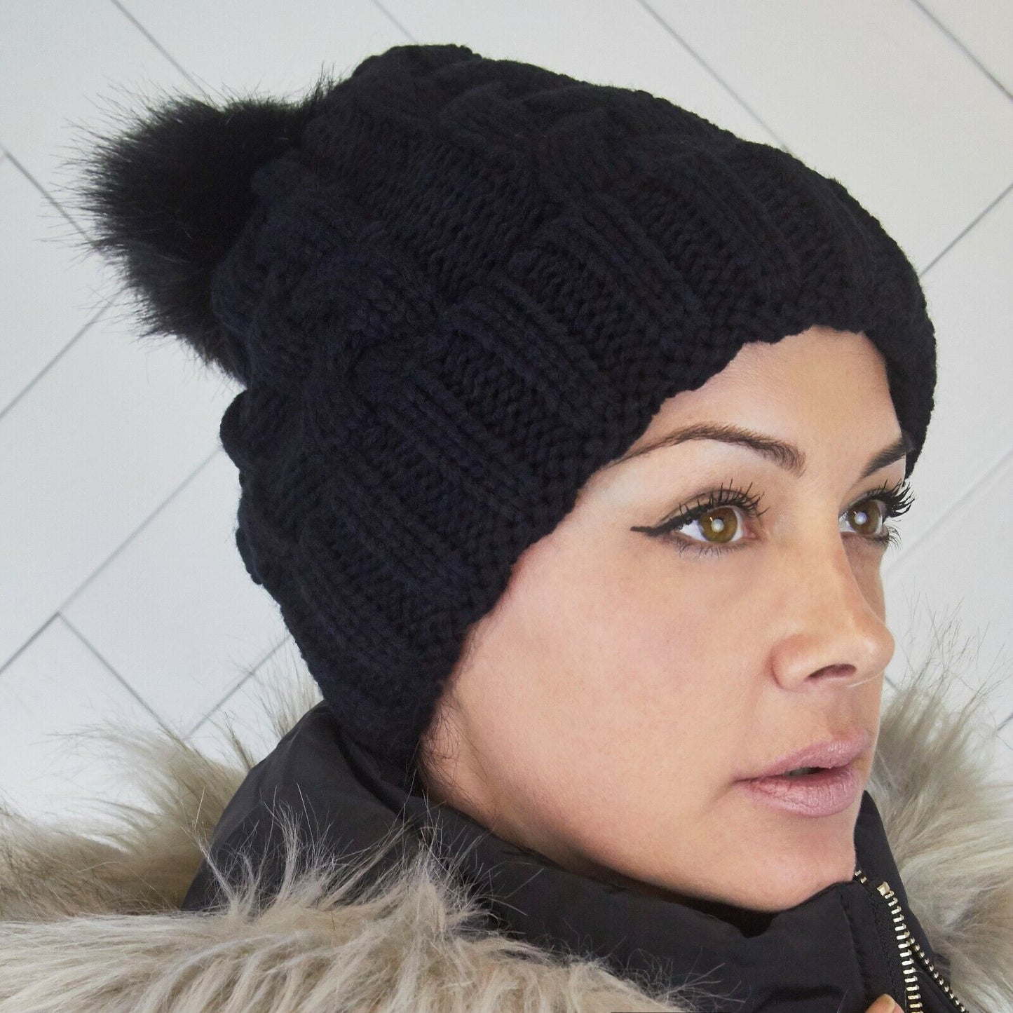 WOMENS LADIES FAUX FUR BEANIE POM POM WINTER HAT FREE POSTAGE