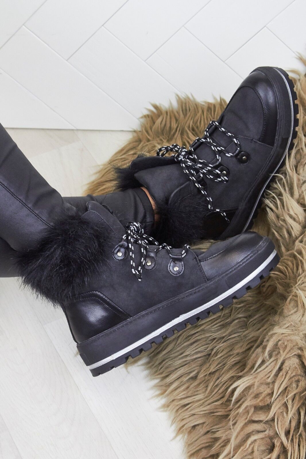 Ladies Womens Grip Sole Ski Moon Style Lace Up Faux Fur Collar Ankle Boots Shoes