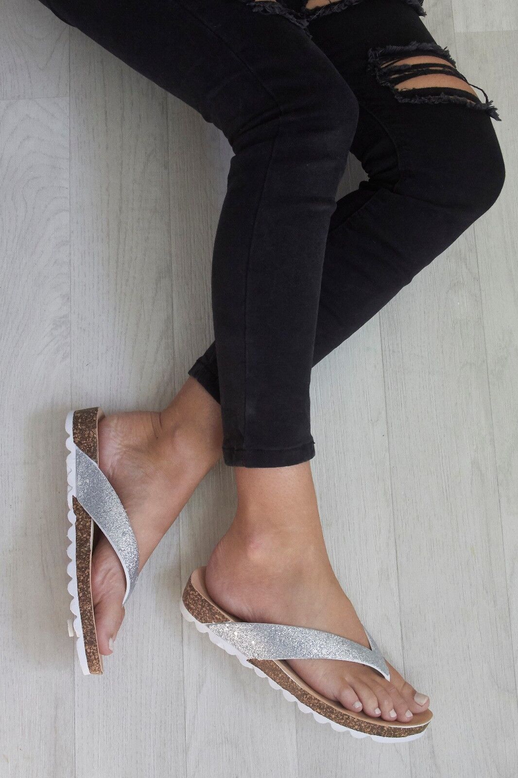 LADIES WOMENS TOE POST LOW WEDGE FLIP FLOPS FOOT BED SUMMER SANDALS SHOES SIZE 