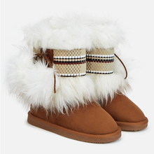 Load image into Gallery viewer, Hannah Winter Snug Yeti Flat Winter Boots
